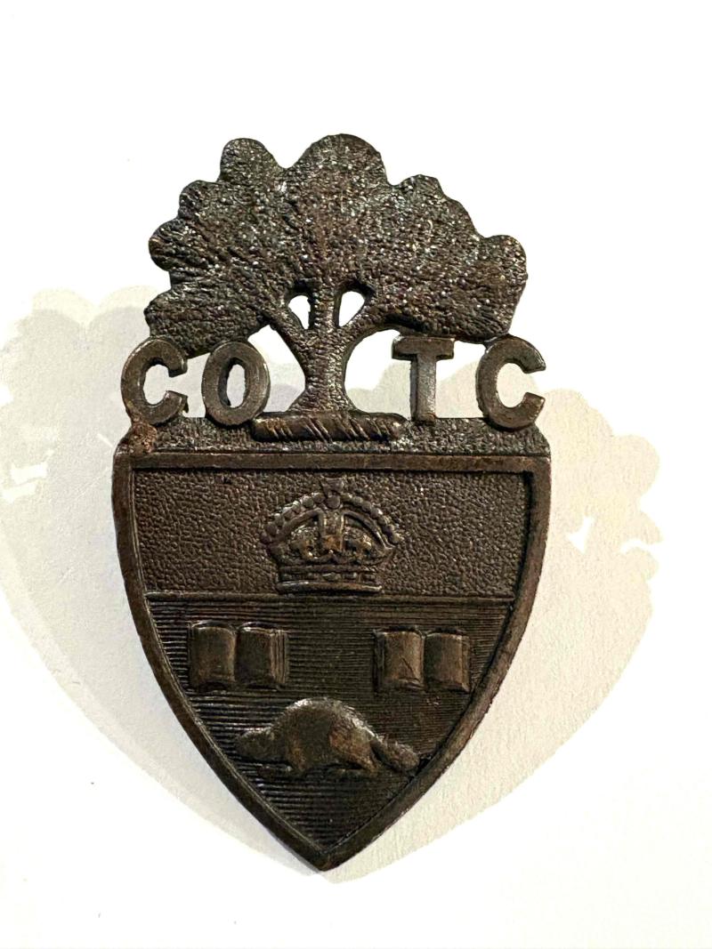 Canadian OTC Cap Badge University of Toronto. COTC K.C