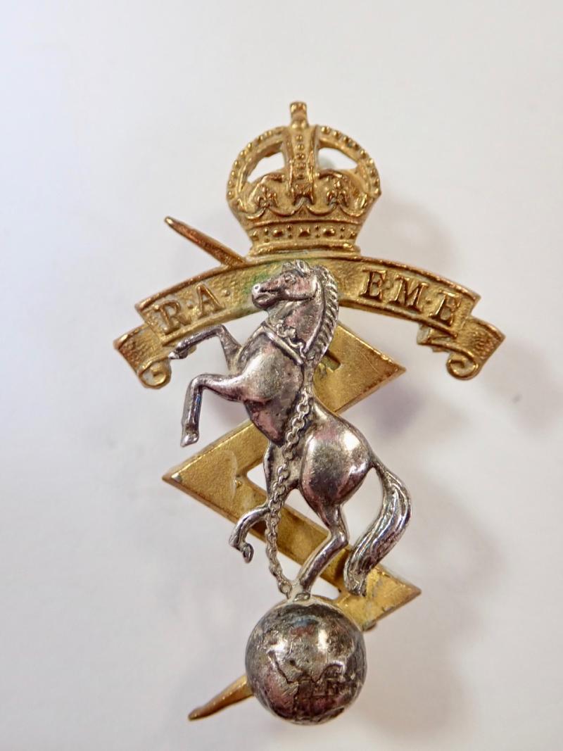 Royal Australian Electrical&Mechanical Engineers Cap Badge (Luke).