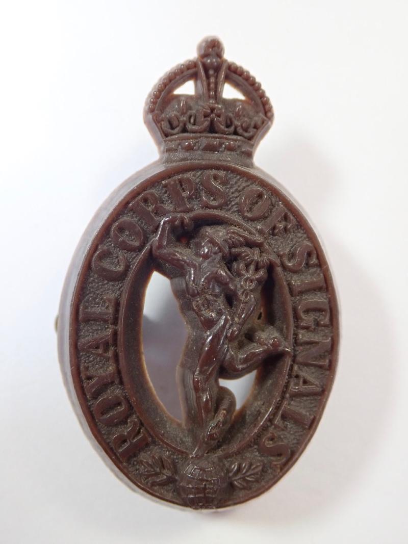 Royal Signal Corps WW2 Plastic Economy Cap Badge.Cap Badge