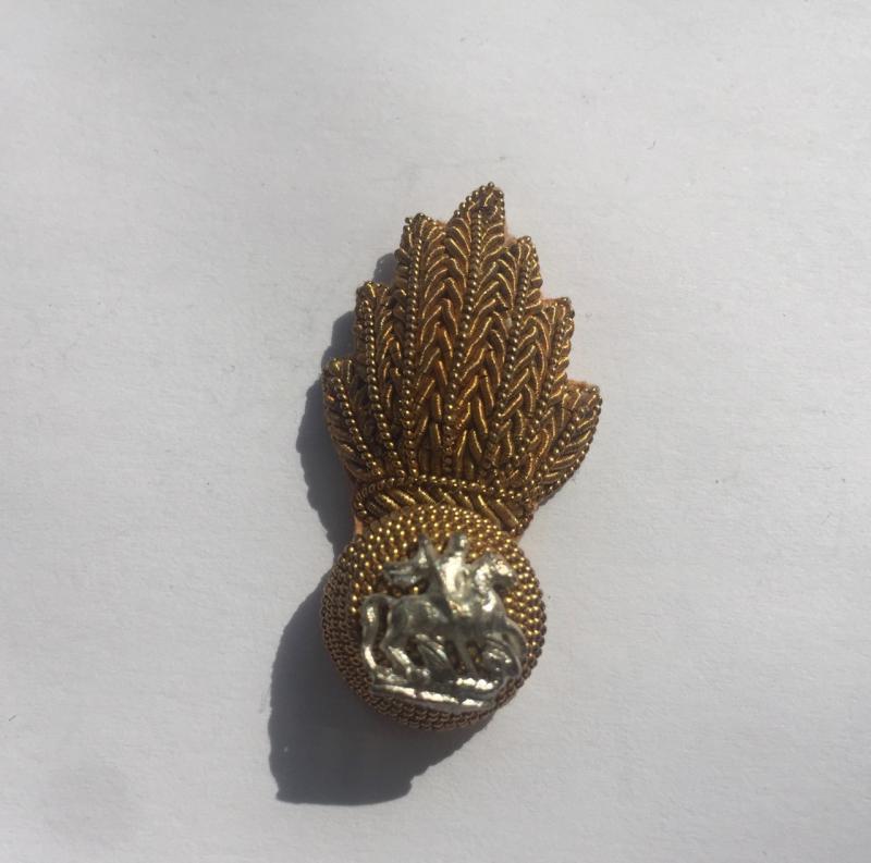 NORTHUMBERLAND FUSILIERS BULLION Collar Badge