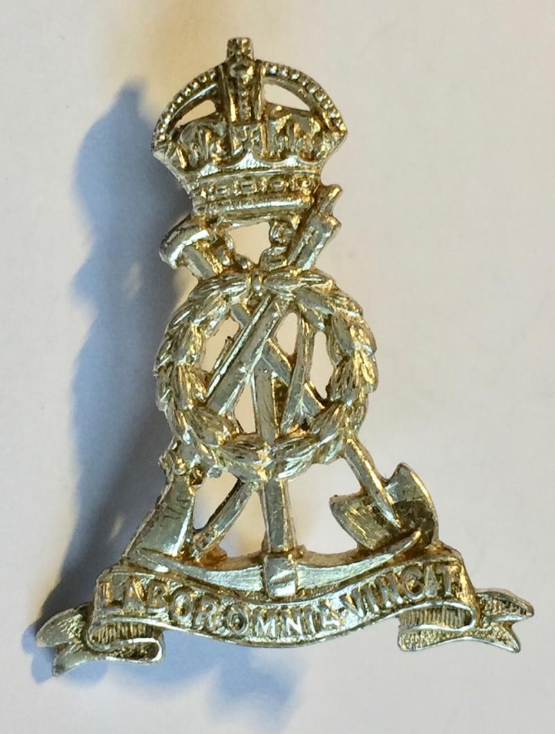 Labour/Pioneer's Corps Silvered K.C. Collar Badge