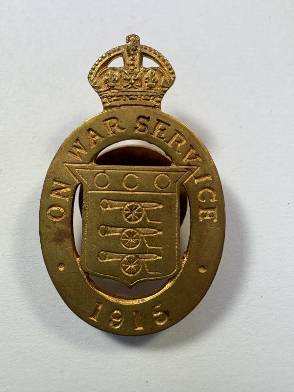 On War Service Lapel Badge 1915