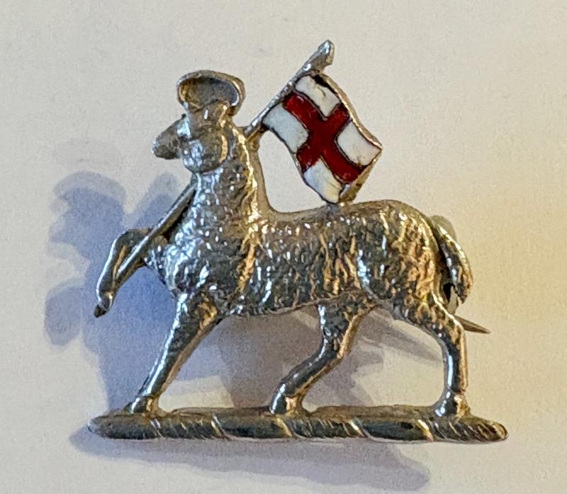 Sweetheart Brooch: Queen's Surrey