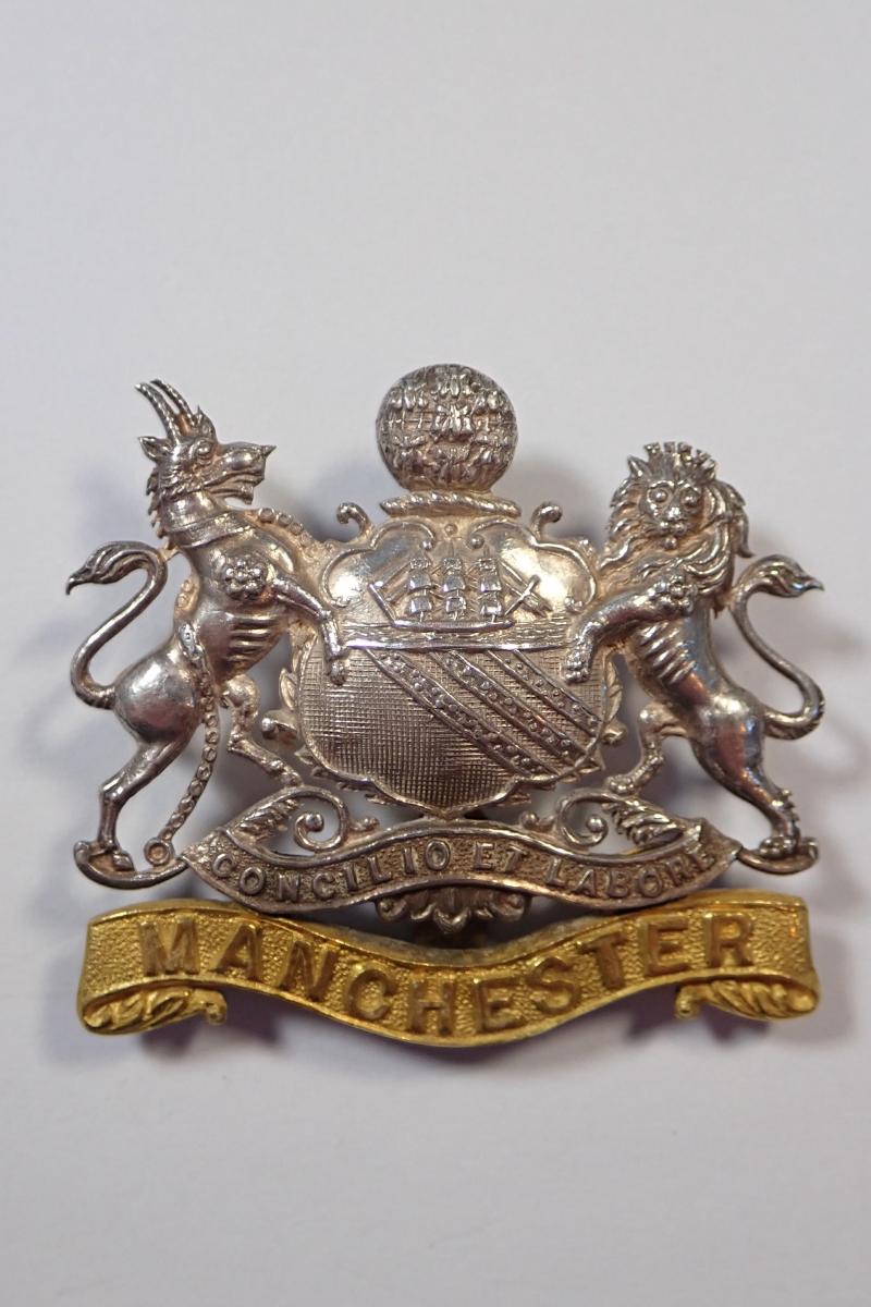 Manchester Regiment First Pattern Officers (1898-1923) Cap Badge.