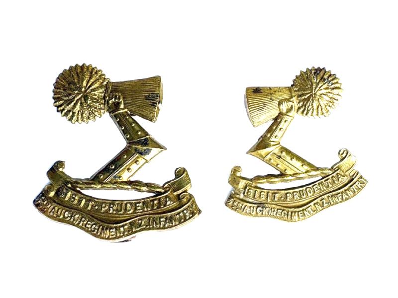New Zealand Collar Badges: 3rd Auckland Regiment with Gaunt Tabs