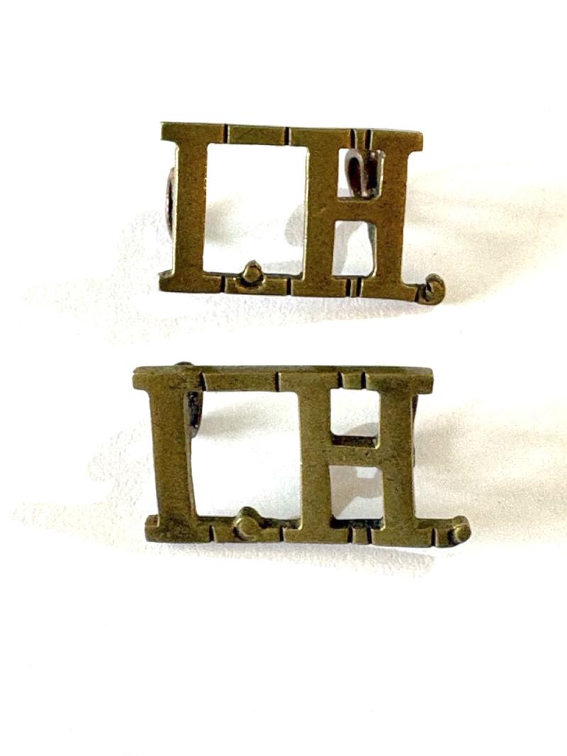 A pair of IRISH HORSE Shoulder Titles