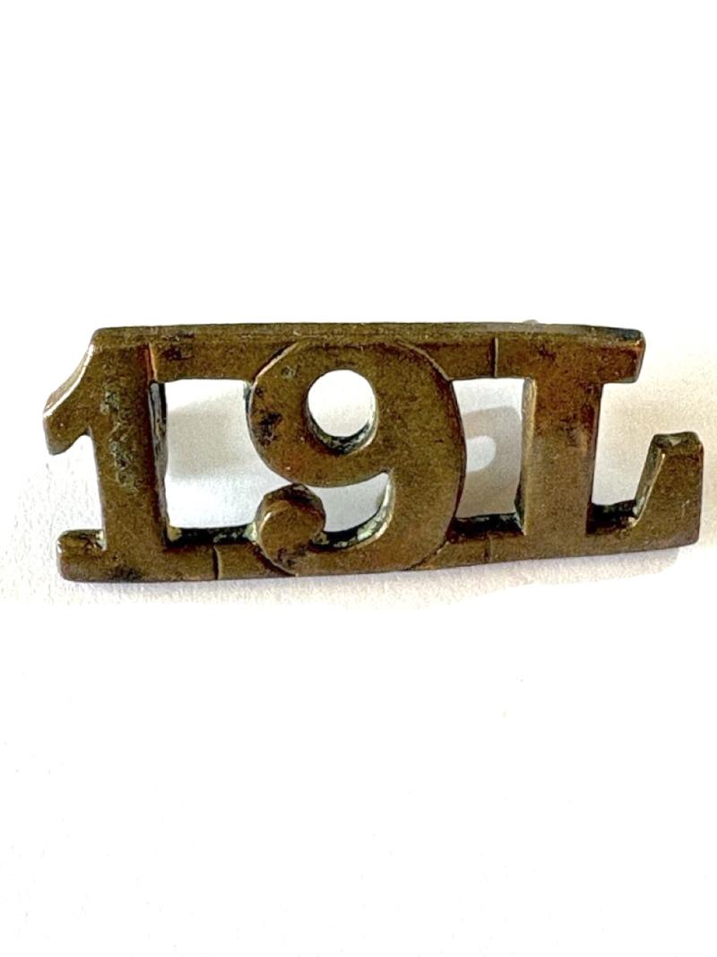 Original Metal Shoulder Title: 19th Lancers - 19 L