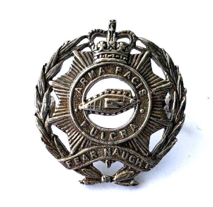 NORTH SOMERSET YEOMANRY Collar Badge. Silvered Q.C.