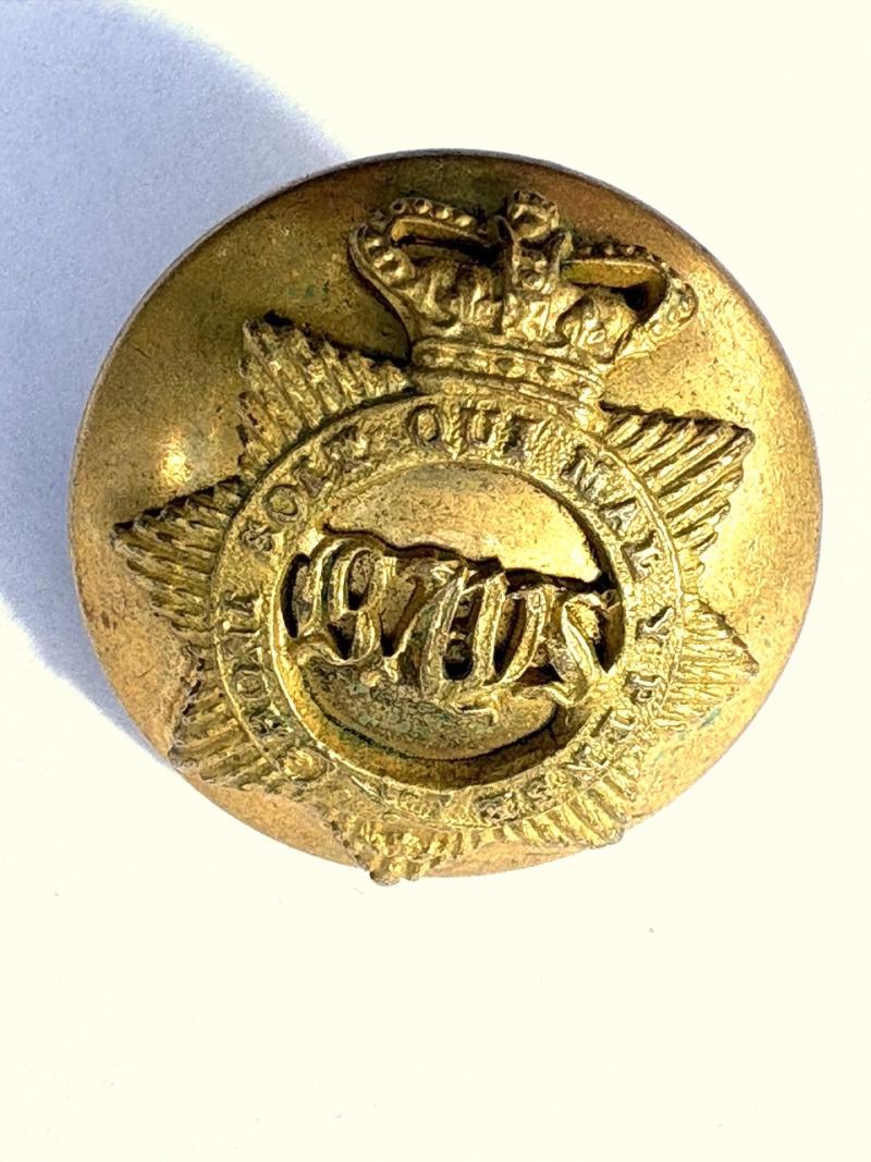 Gilt Victorian Button: The Queen's Bays, 2nd Dragoon Guards 1902 - 1959